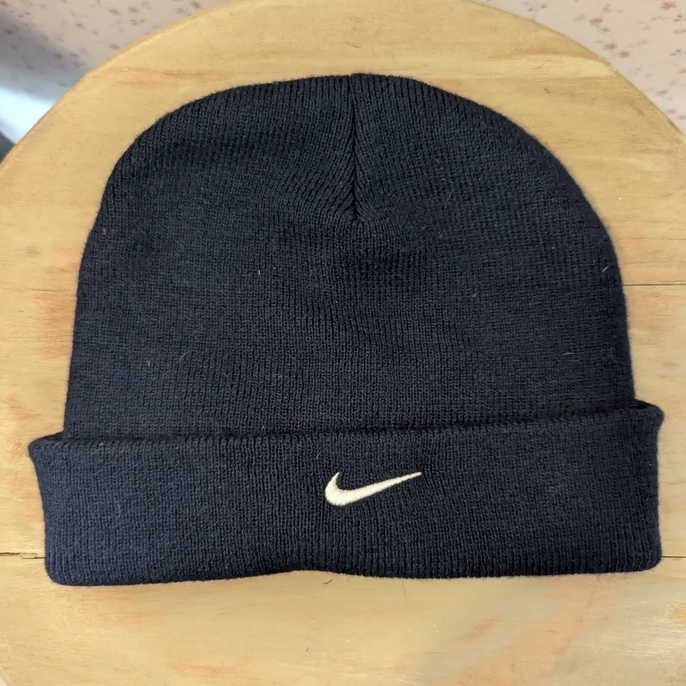 Nike Beanie Navy Black Dark Navy Blue Youth size 10 x 8 Winter Sporty Snow Ski